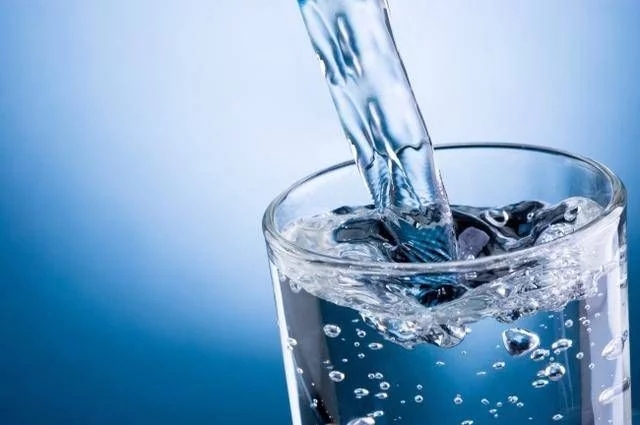 矿泉水与山泉水的区别
